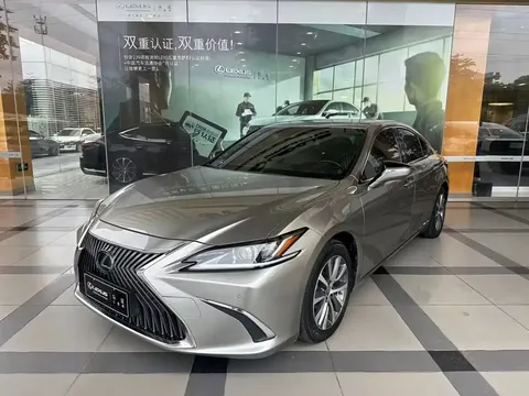 2020 Lexus ES 300h