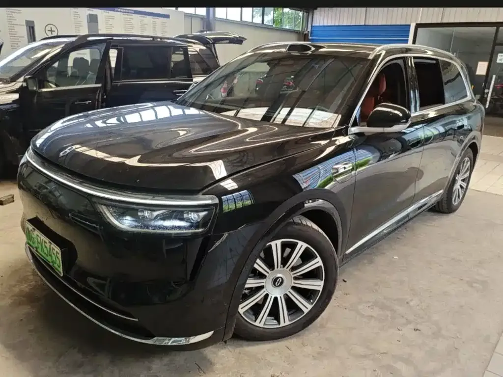 2025 Aito M8 EREV Max+ 53.4kWh 5-Seat 192-Line LiDAR