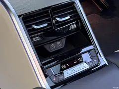 2021 BMW 8 Series 840i xDrive Four-Door Coupe M Sport Package — фото 9