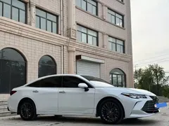 2022 Toyota Avalon 2.0L XLE Premium, белый — фото 3