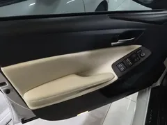 2022 Toyota Avalon 2.0L XLE Premium, белый — фото 12
