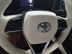 2022 Toyota Avalon 2.0L XLE Premium, белый — фото 17