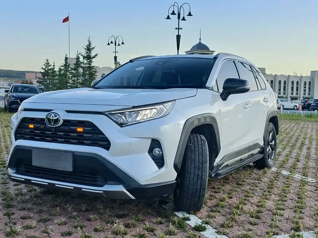 2022 Toyota RAV4 2.0L CVT 4WD Plus