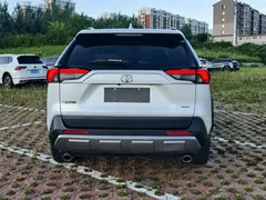 2022 Toyota RAV4 2.0L CVT 4WD Plus, белый — фото 5