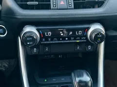2022 Toyota RAV4 2.0L CVT 4WD Plus, белый — фото 16