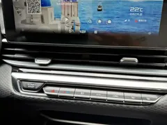 2023 Geely Emgrand 4th Gen Champion 1.5L CVT Premium, белый — фото 17