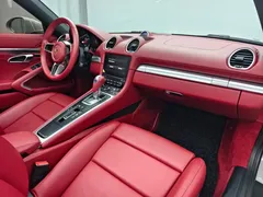 2022 Porsche 718 Boxster 2.0T — фото 12