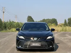 2021 Toyota Camry 2.5G Luxury — фото 2