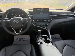 2021 Toyota Camry 2.5G Luxury — фото 7