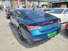 2022 Hyundai Elantra 240TGDi DCT LUX Premium, синий — фото 5