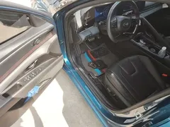 2022 Hyundai Elantra 240TGDi DCT LUX Premium, синий — фото 16