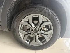 2023 Kia Seltos 1.5L CVT Luxury — фото 15