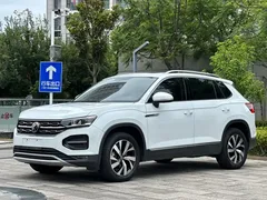 2022 Volkswagen Tayron 330TSI 2WD Plus, белый — фото 1