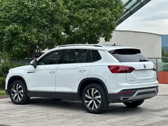 2022 Volkswagen Tayron 330TSI 2WD Plus, белый — фото 17
