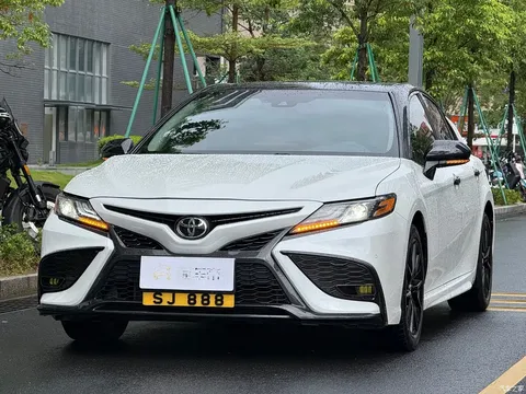 Toyota Camry 2023
