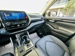 2022 Toyota Highlander Hybrid 2.5L 4WD Premium 7-seater — фото 14