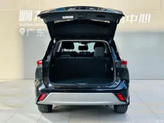2022 Toyota Highlander Hybrid 2.5L 4WD Premium 7-seater — фото 17