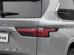 2023 Toyota Sequoia 3.5T US standard — фото 17