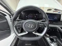 2022 Hyundai Elantra 1.5L CVT 20, белый — фото 10