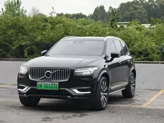 2022 Volvo XC90 T8 PHEV Premium Luxury 7-seat, чёрный — фото 1