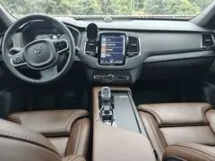 2022 Volvo XC90 T8 PHEV Premium Luxury 7-seat, чёрный — фото 5