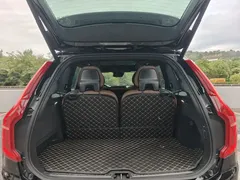 2022 Volvo XC90 T8 PHEV Premium Luxury 7-seat, чёрный — фото 14