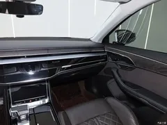 2023 Audi A8 A8L 50 TFSI quattro Premium Selection — фото 26