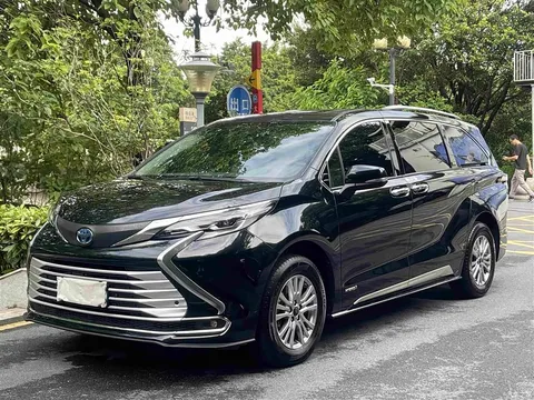 Toyota Sienna 2021