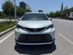 2021 Toyota Sienna 2.5L Hybrid Premium — фото 2