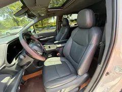 2021 Toyota Sienna 2.5L Hybrid Premium — фото 11
