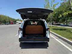 2021 Toyota Sienna 2.5L Hybrid Premium — фото 19