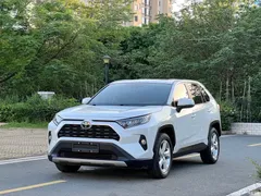 2021 Toyota RAV4 2.0L CVT 2WD Fashion PLUS — фото 1