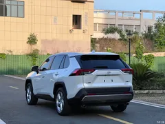 2021 Toyota RAV4 2.0L CVT 2WD Fashion PLUS — фото 4