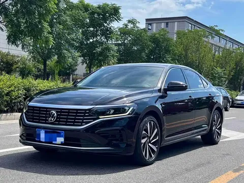 2022 Volkswagen Passat 330TSI Elite