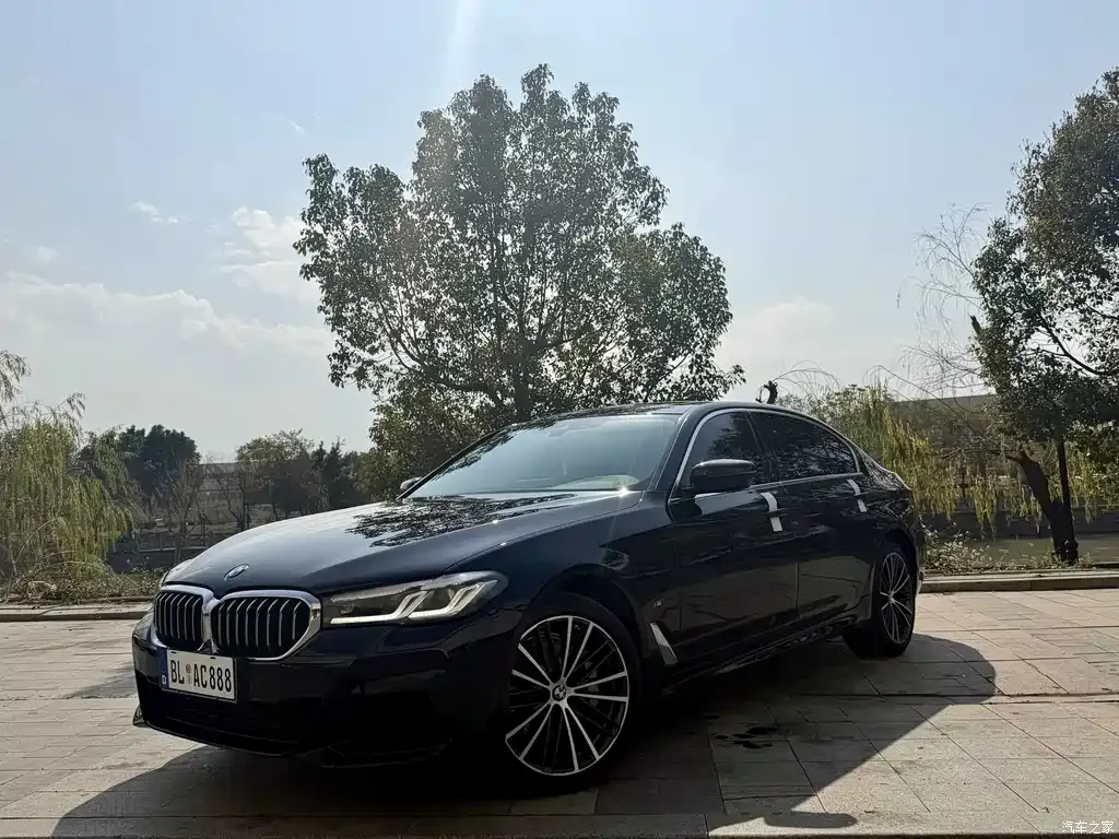 2022 BMW 5 Series 530Li Leading M Sport Package