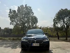 2022 BMW 5 Series 530Li Leading M Sport Package — фото 2