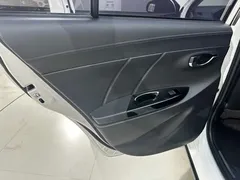 2022 Toyota Yaris L Zhixuan X 1.5L CVT PLUS, белый — фото 16