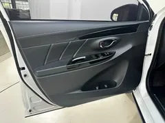 2022 Toyota Yaris L Zhixuan X 1.5L CVT PLUS, белый — фото 19