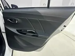 2022 Toyota Yaris L Zhixuan X 1.5L CVT PLUS, белый — фото 27