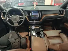 2023 Volvo XC60 4WD Luxury, синий — фото 10