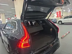 2023 Volvo XC60 4WD Luxury, синий — фото 19