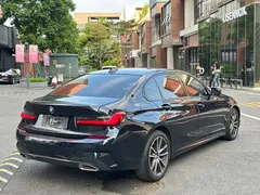 2022 BMW 3 Series 320Li M, чёрный — фото 3