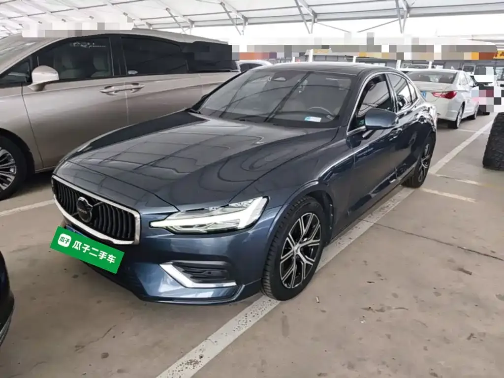 2023 Volvo S60 B4 Luxury
