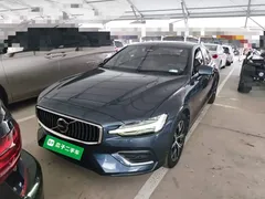 2023 Volvo S60 B4 Luxury, синий — фото 3
