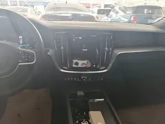2023 Volvo S60 B4 Luxury, синий — фото 13