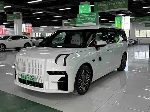 2022 Zeekr 009 ME