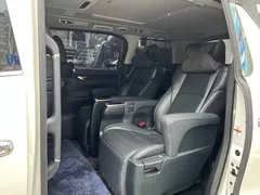 2021 Toyota Vellfire Crown Hybrid 2.5L HV Luxury — фото 4