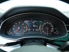 2021 Audi Q8 55 TFSI luxury dynamic model — фото 11