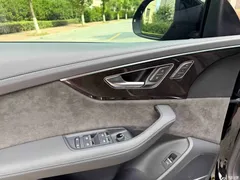 2022 Audi Q8 55 TFSI exclusive dynamic model — фото 6