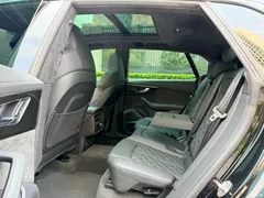 2022 Audi Q8 55 TFSI exclusive dynamic model — фото 11